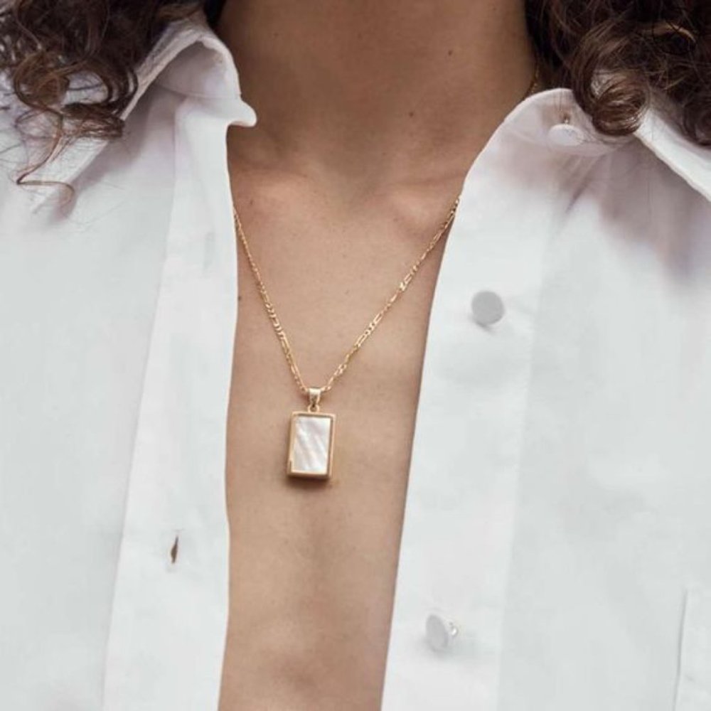 18K Gold Plated Stainless Steel Shell Necklace
